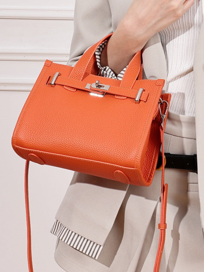 Bolsa Kelly Minimalista em Couro Texturizado - imagem 41