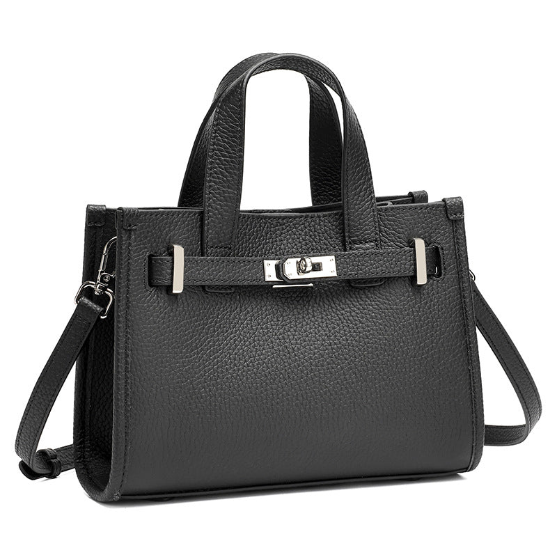 Bolsa Kelly Minimalista em Couro Texturizado - detalhe frontal