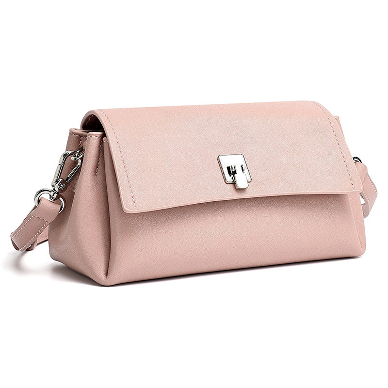Bolsa Clutch Pillow em Couro Texturizado - vista lateral