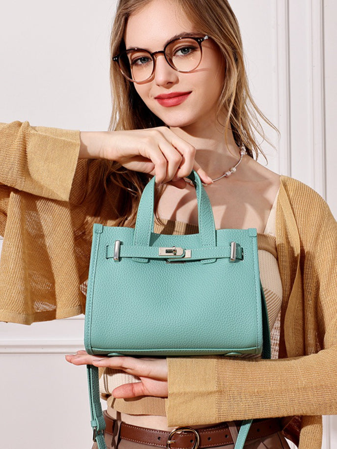 Bolsa Kelly Minimalista em Couro Texturizado - imagem 53