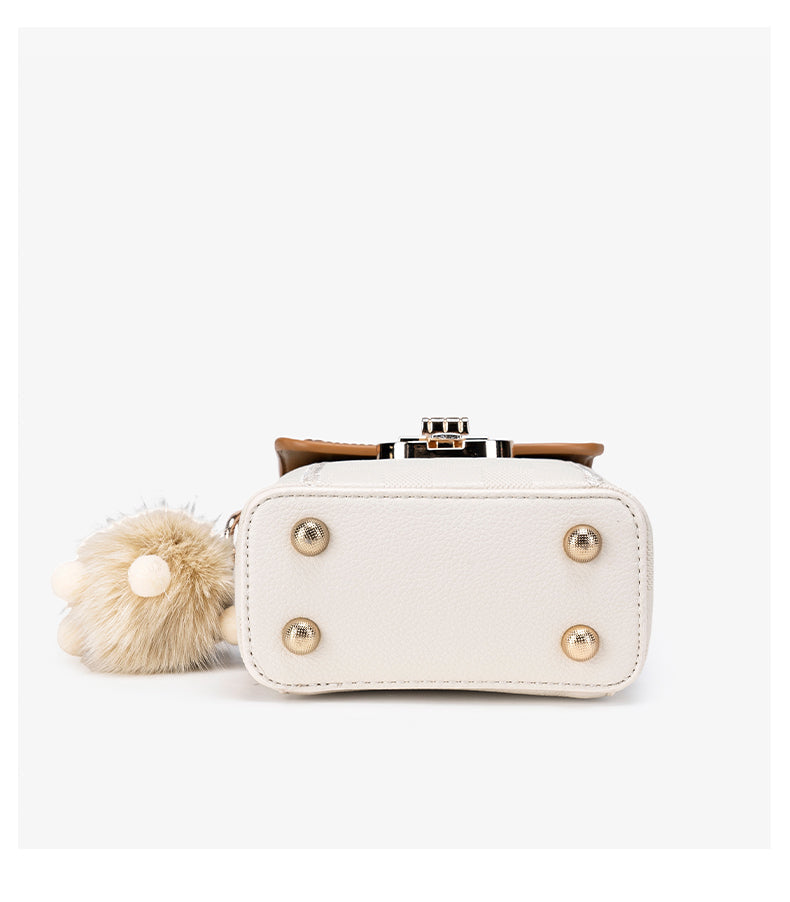 Bolsa Mini Charm em Couro Vegano - imagem 8