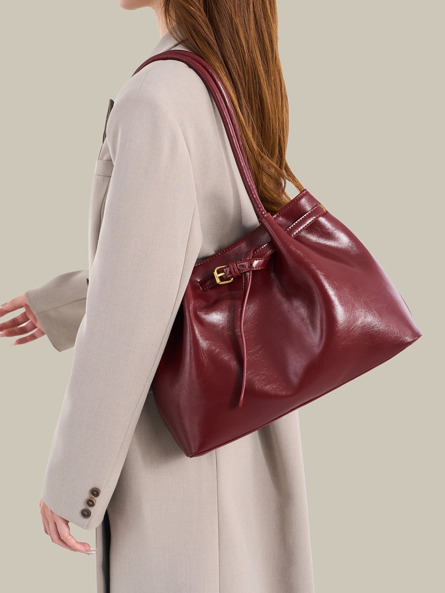 Bolsa Tote Minimalista Verniz - detalhe do acabamento