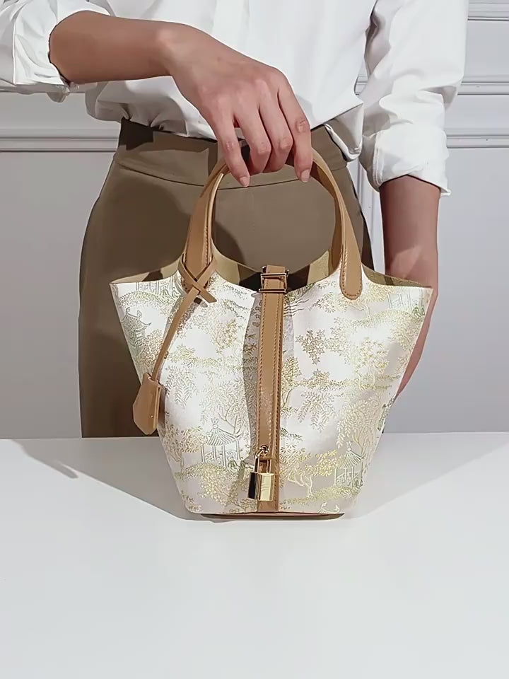 Bolsa Bucket Jardim Oriental em Couro - detalhe do acabamento