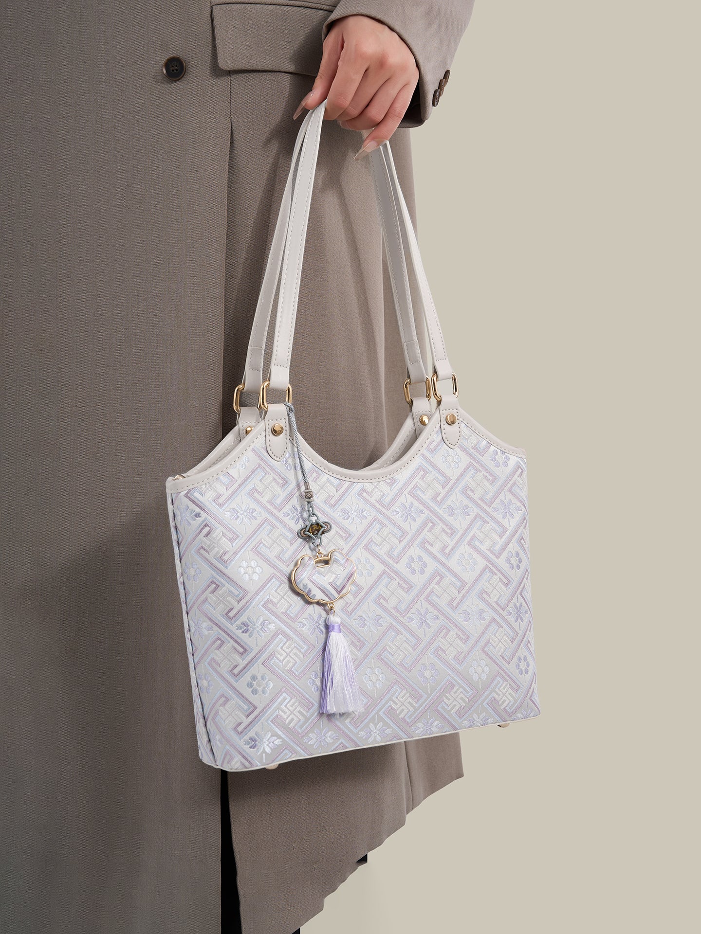 Bolsa Tote Brocado Lavanda com Tassel - vista interna
