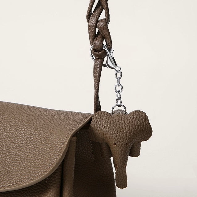 Bolsa Luna Elefante em couro transversal feminina imagem 6