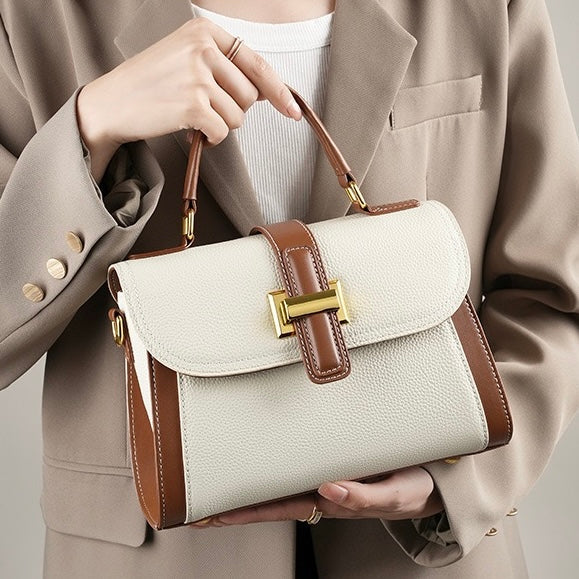 Bolsa Celine estruturada em couro transversal feminina imagem 9