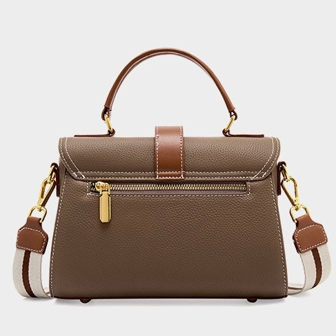Bolsa Celine estruturada em couro transversal feminina imagem 15
