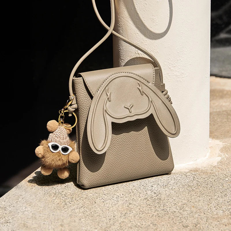 Bolsa Mini Coelho em Couro com Alça Transversal - Cáqui