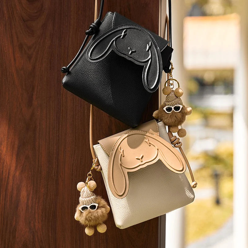 Bolsa Mini Coelho em Couro com Alça Transversal - Cáqui