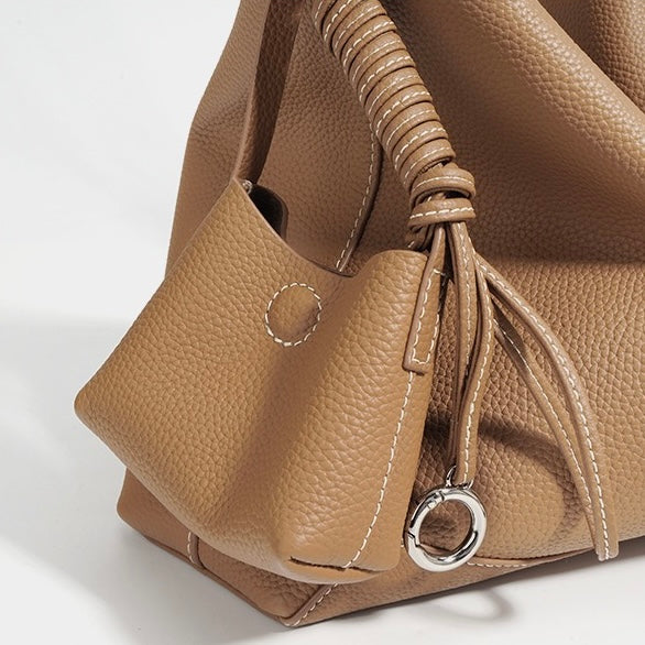 Bolsa Amora Tote em couro minimalista feminina imagem 19
