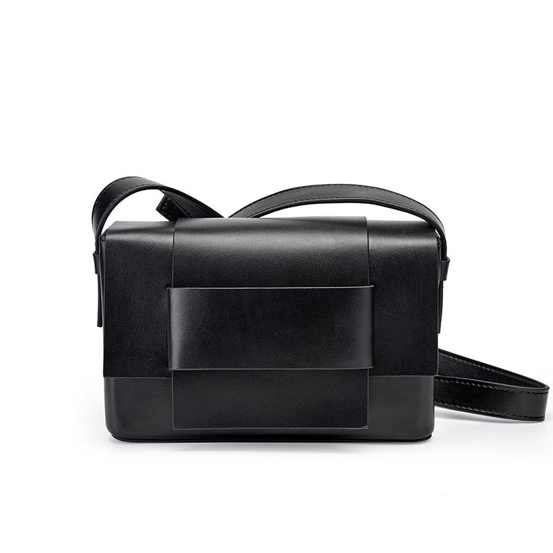 Bolsa Siena Tressê Transversal Compacta na cor Preto, foto do produto 1