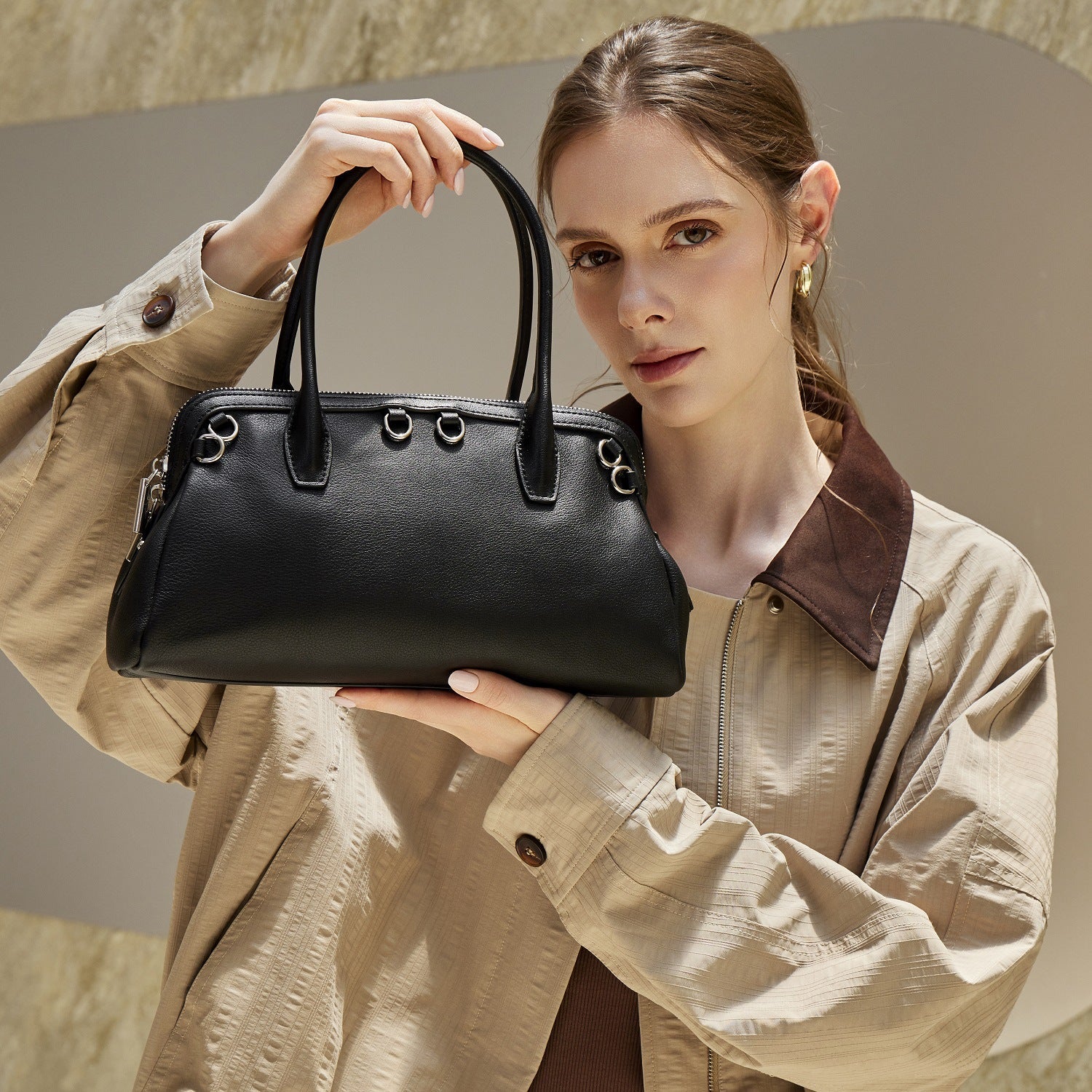 Bolsa Boston Definida em Couro - imagem 6