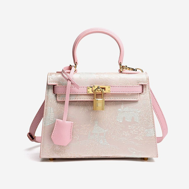 Bolsa Kelly Oriental em Couro com Charm - detalhe do acabamento