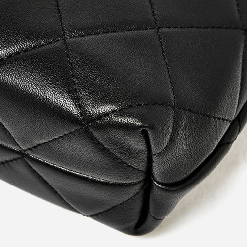 Bolsa Mini Tote Matelassê em Couro - imagem 32