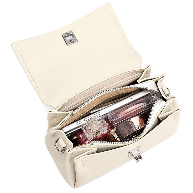 Bolsa Clutch Pillow em Couro Texturizado - imagem 35